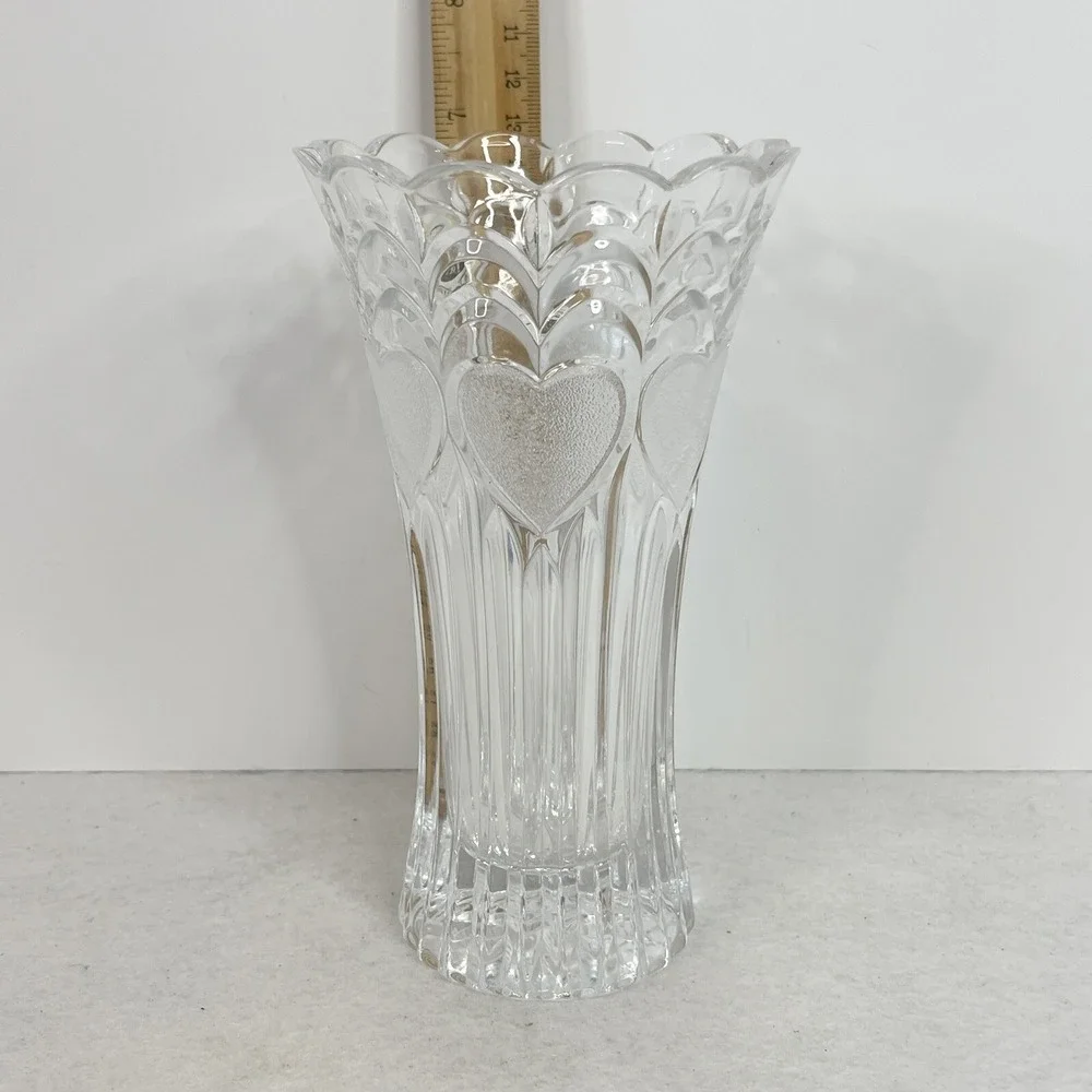 FTD 24% Lead Crystal Hearts Ribbed Vase Love Roses Vintage Retro 7